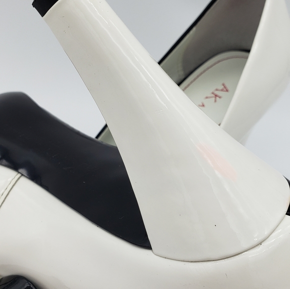 Anne Klein "foxy" sz 7.5 heels - Picture 3 of 16